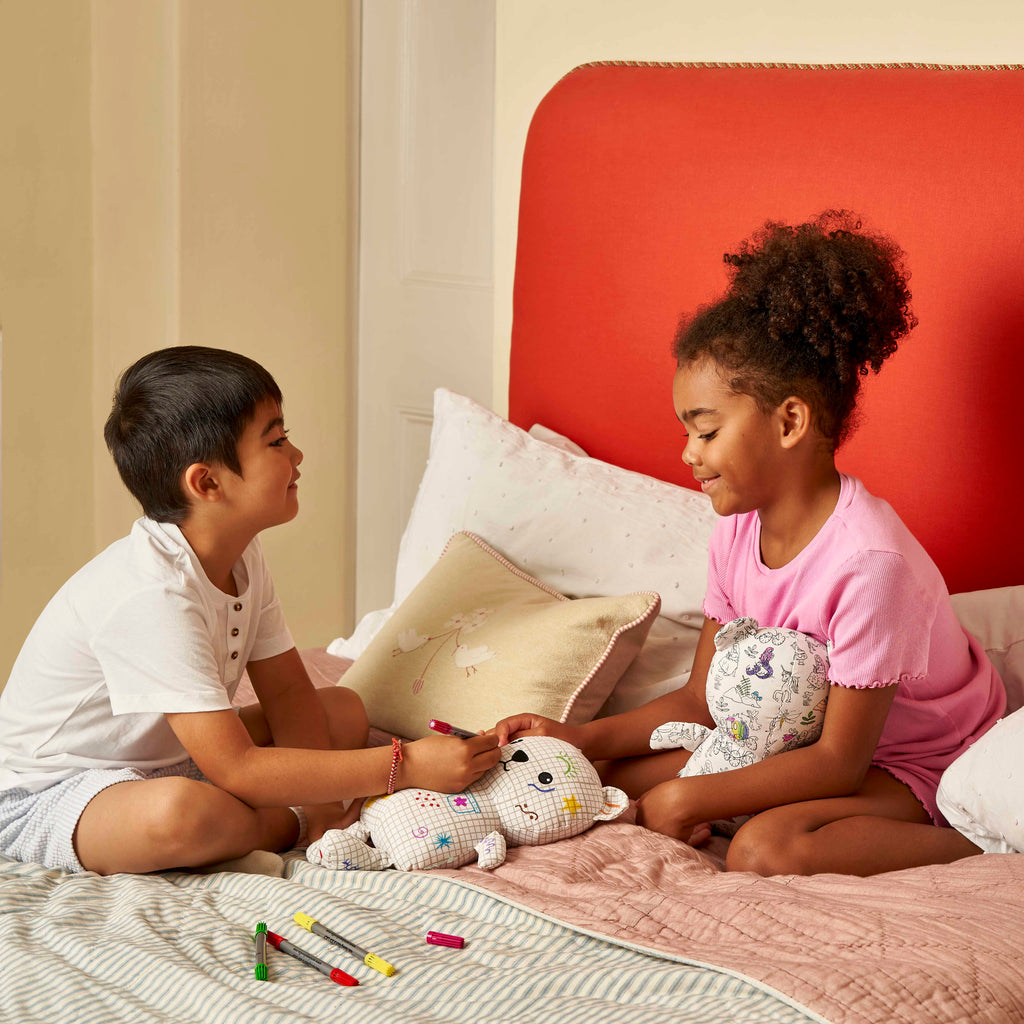 Kibakids - colour-in fairytale Artie Bear®