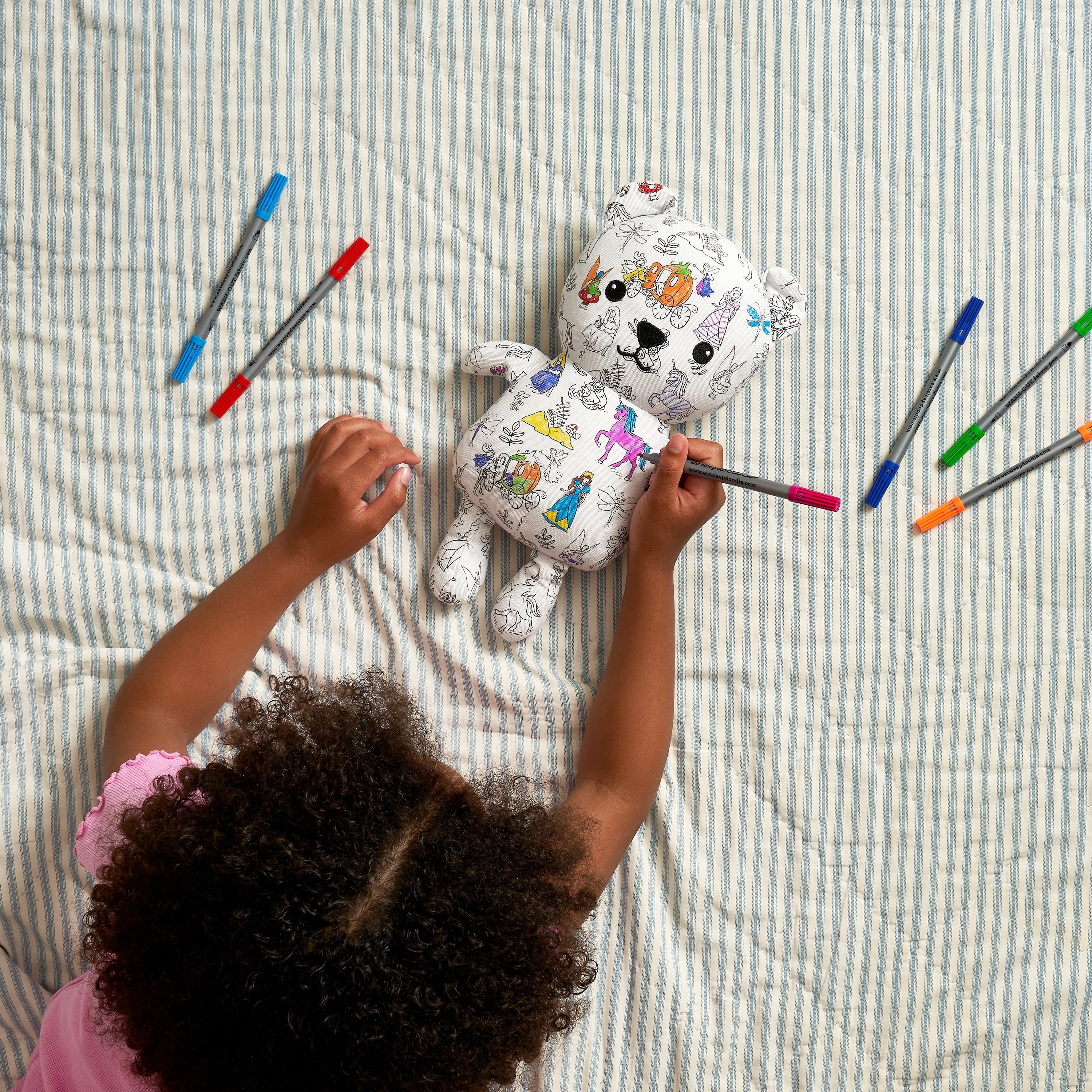 Kibakids - colour-in fairytale Artie Bear®