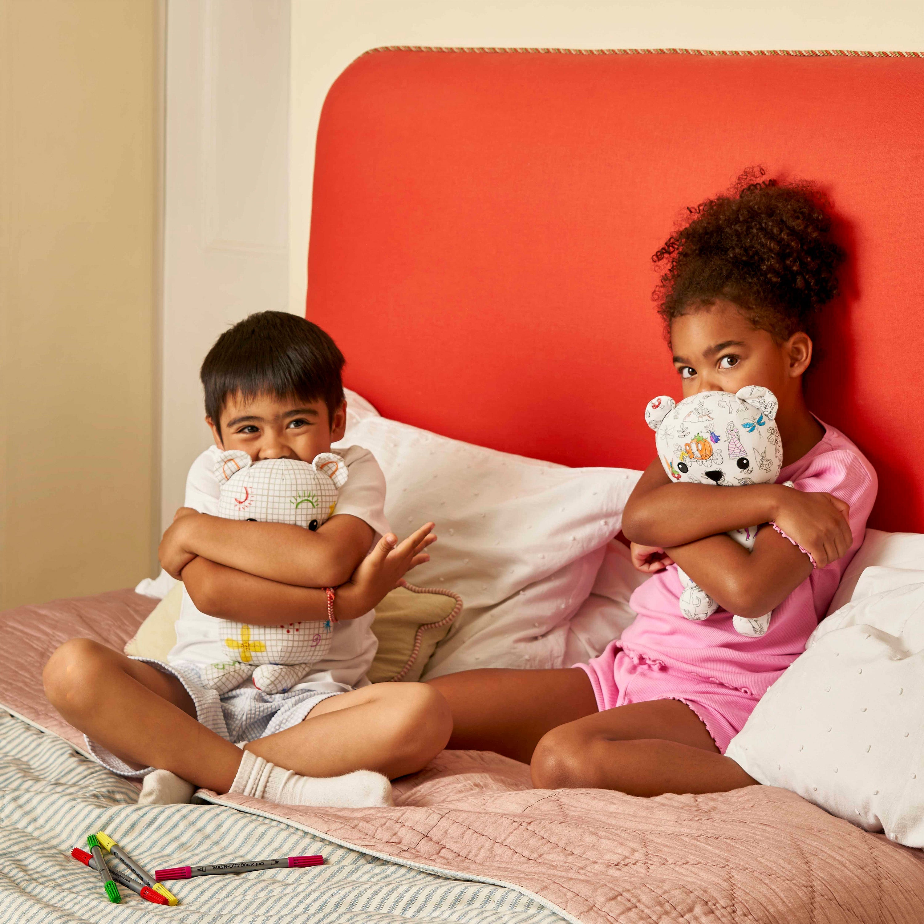 Kibakids - colour-in fairytale Artie Bear®